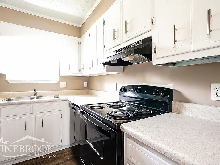 3716 Clayborn Dr — Photo 8