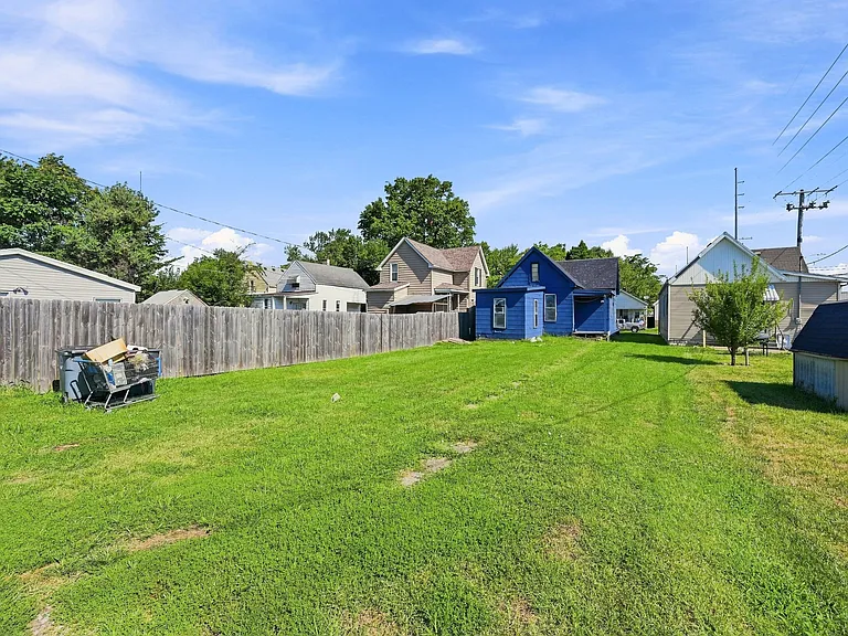731 E Florida St — Photo 16