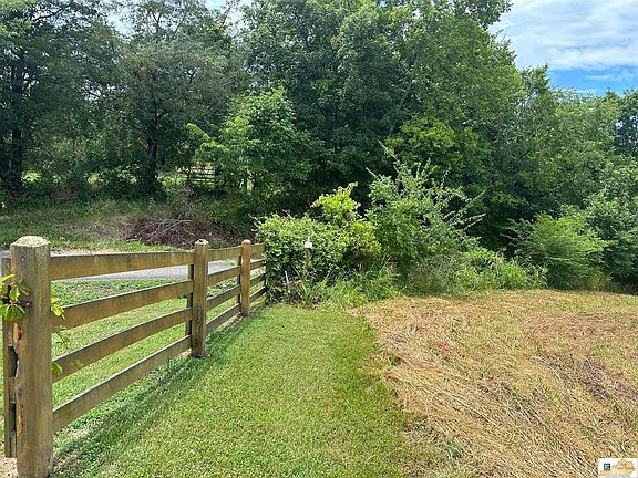4th image of 10AC Holly Bend Dr