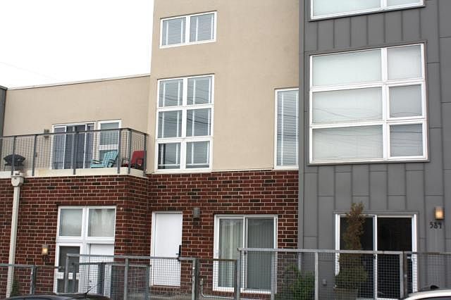 1st image of 586 W 40th St