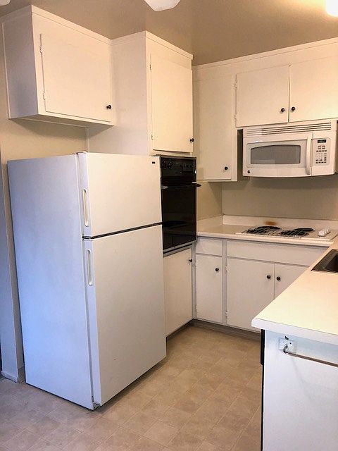 White kitchen