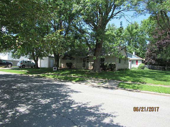 3rd image of 1521 N Korby St