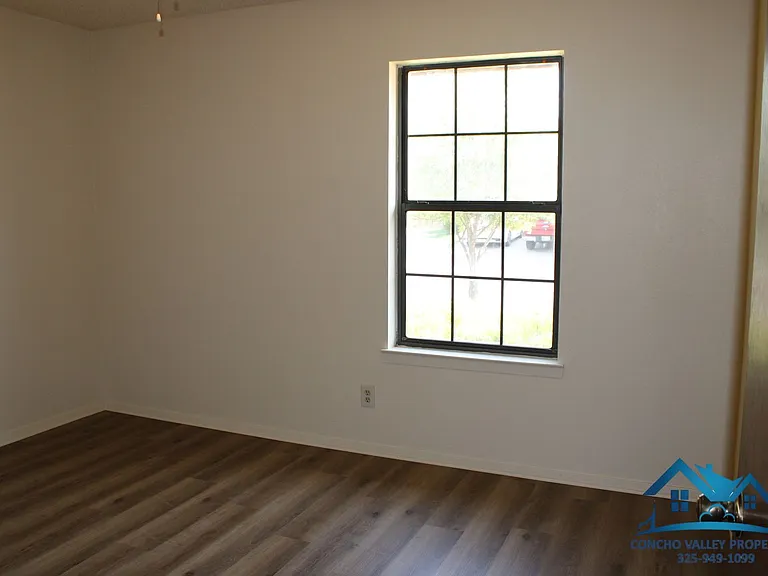 1706 Kansas Ave — Photo 15
