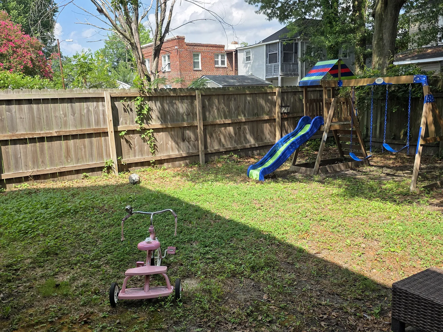 4 bed, 2300 sqft, $3,500 — Photo 2