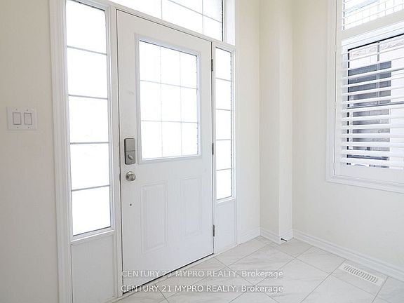 4th image of 71 Westfield Dr