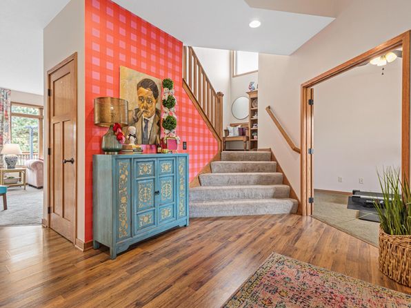 2104 Veterans Memorial Blvd NW, Andover, MN 55304