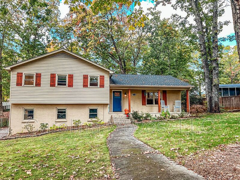 1st image of 219 Crestwood Dr