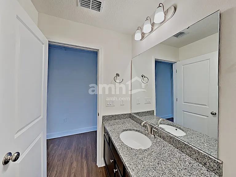 2429 Park Ave — Photo 15