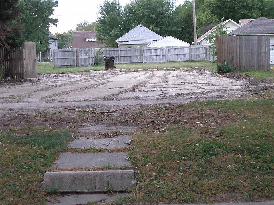 2nd image of 816 Milan Ave
