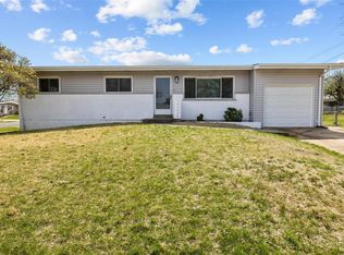 1530 Night Dr, Florissant, MO