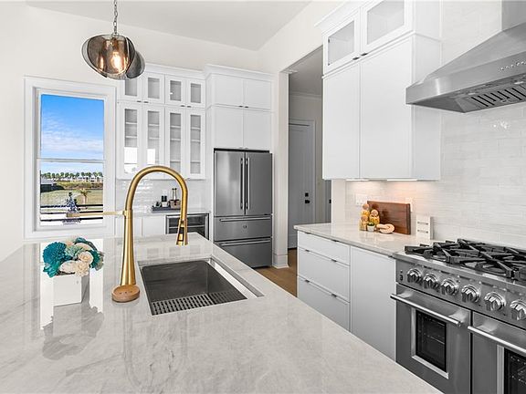 2nd image of 3028 Sunrise Blvd