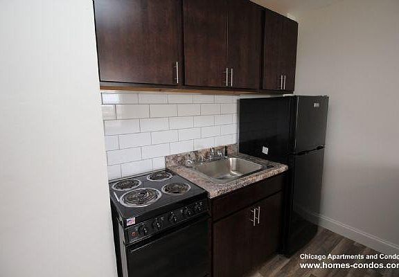 2nd image of 3933 N Clarendon Ave APT 602
