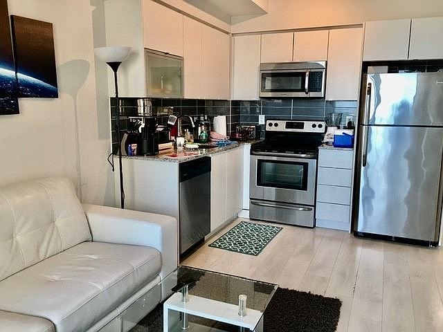 2nd image of 150 E Liberty St #708