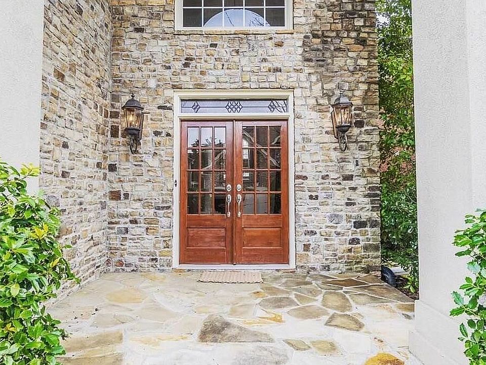 Grand entrance to your home.