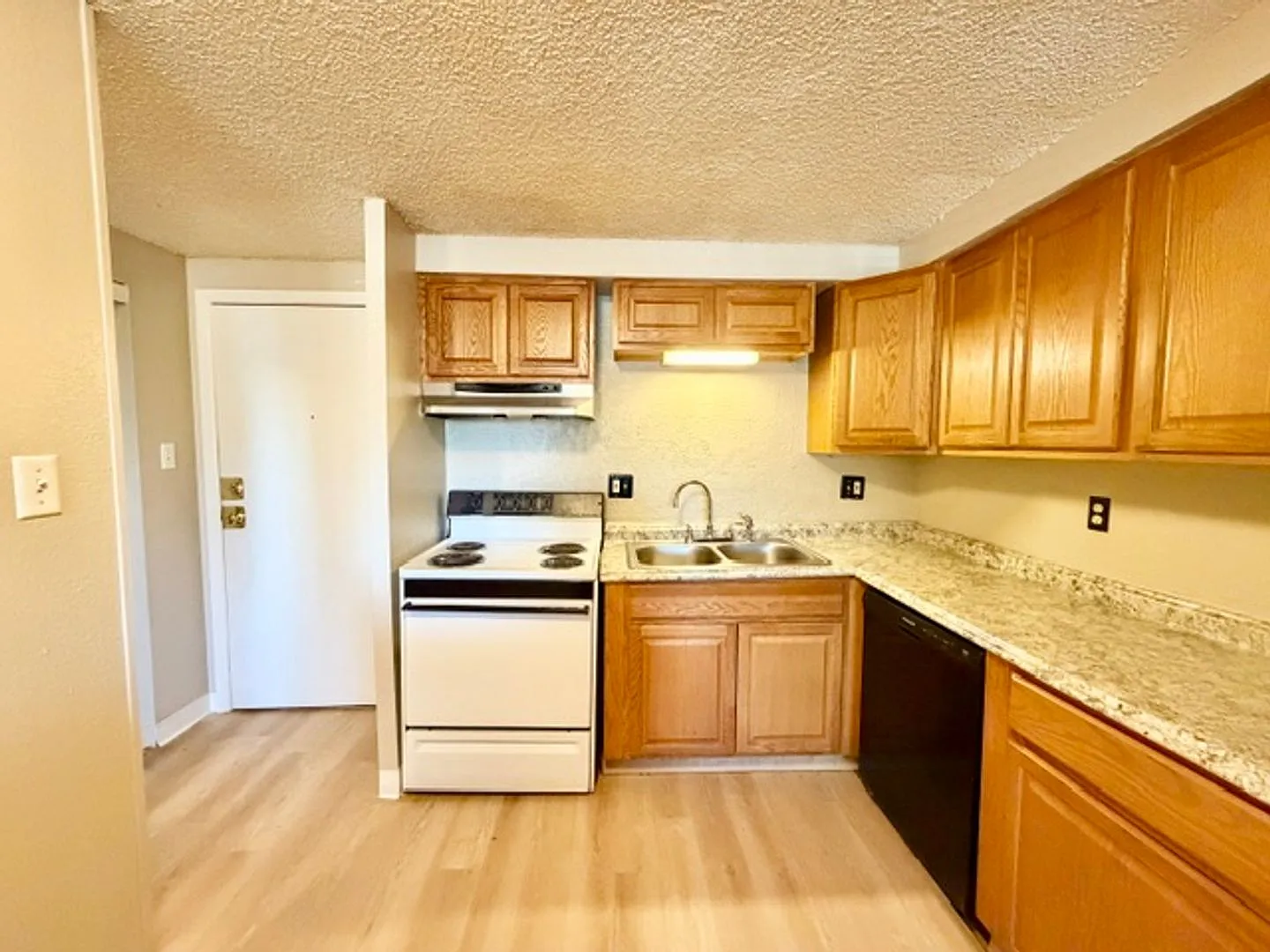 8822 E. Florida Ave #206 — Photo 3