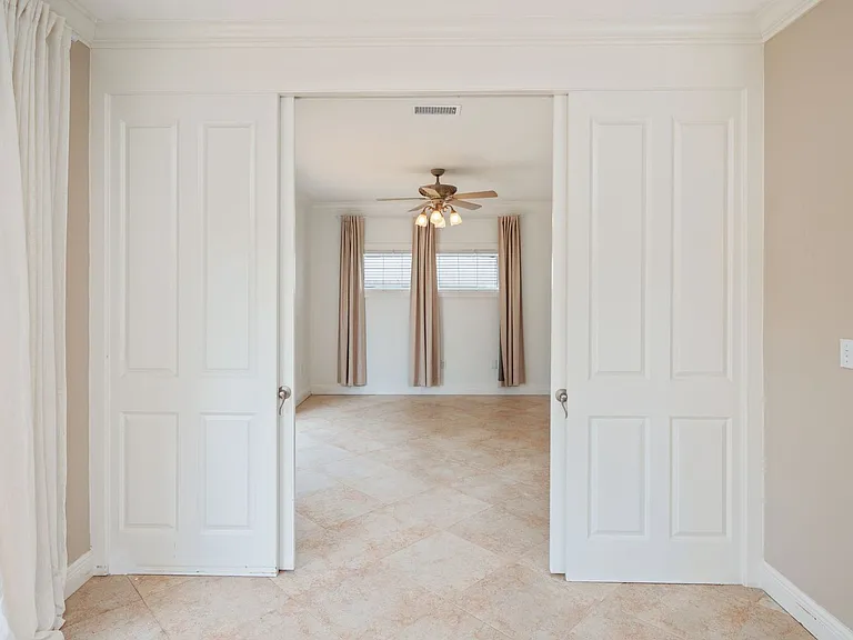 272 Calusa Blvd — Photo 29