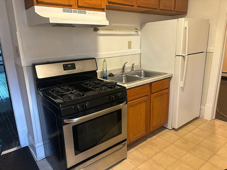 2500 Logan Ave N — Photo 11
