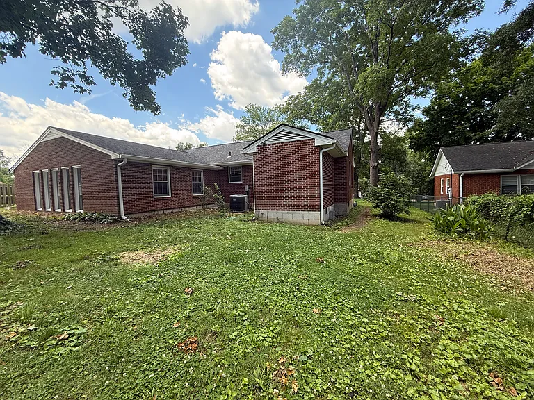 1007 Fowler St — Photo 36
