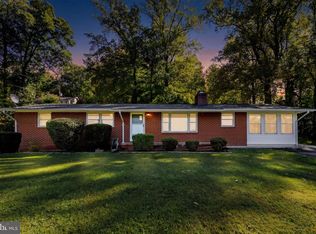 9707 Crest Hill Rd, Marshall, VA 20115