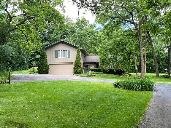 3rd image of 14816 Lilac Ln