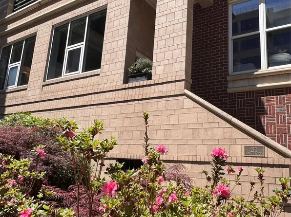 400 N Church St, Charlotte, NC 28202