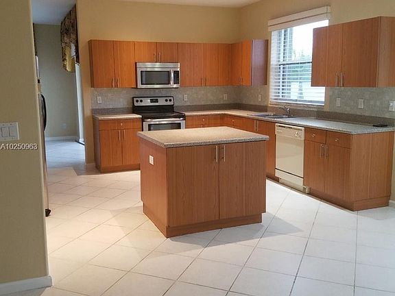 5th image of 17351 SW 35th St #0