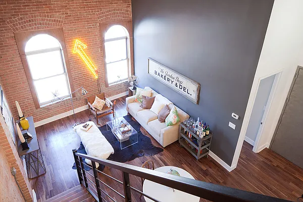 Sold by aptsandlofts.com | media 14