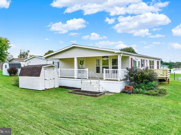 132 Gateshead Dr, Stewartstown, PA 17363