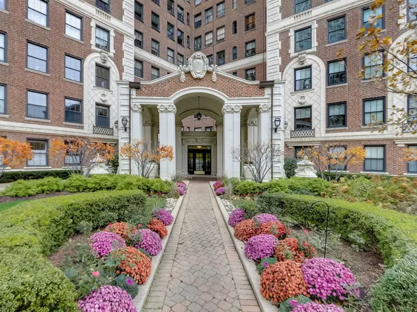 5555 S Everett Ave APT C8, Chicago, IL 60637