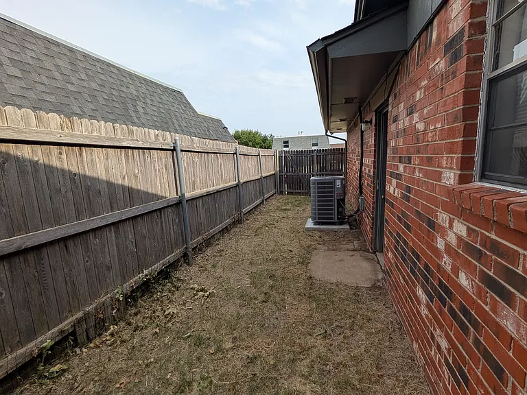 122 Crystal Cir #122 — Photo 17