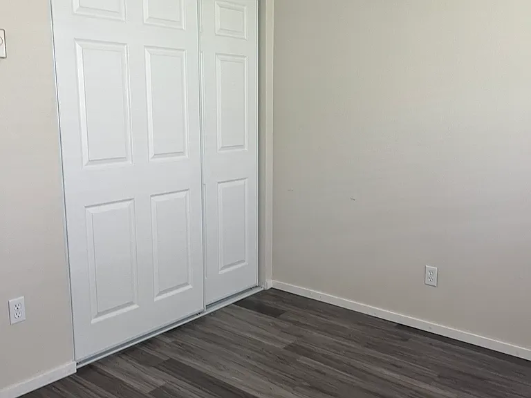 703 E Crown Ave #703 — Photo 8