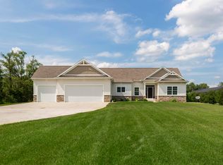 10741 Edison Rd, Osceola, IN 46561