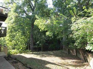 221 River St APT 8, Iowa City, IA 52246