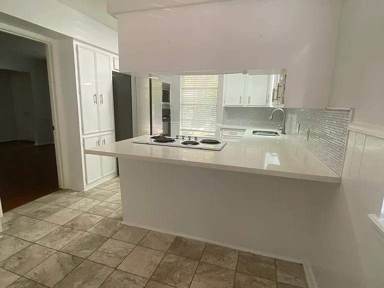 122 Camellia St — Photo 7