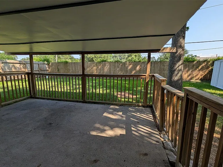 10710 Ambergate Dr — Photo 5