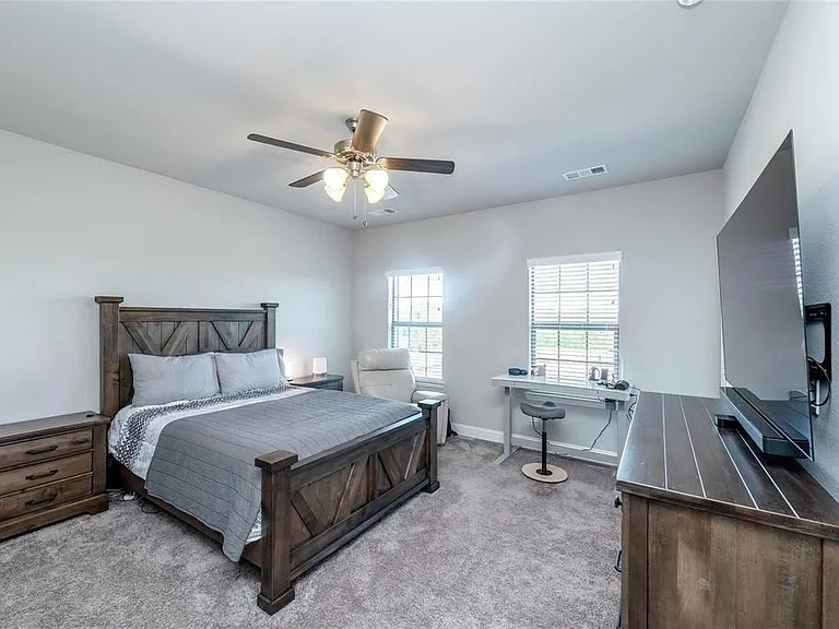2421 Springhill Ave — Photo 13