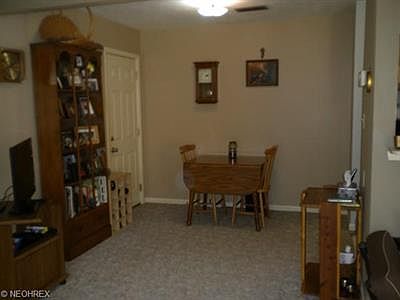 5th image of 270 Canterbury Ln APT C