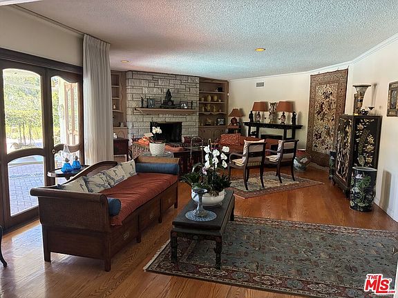 4th image of 1043 Maybrook Dr
