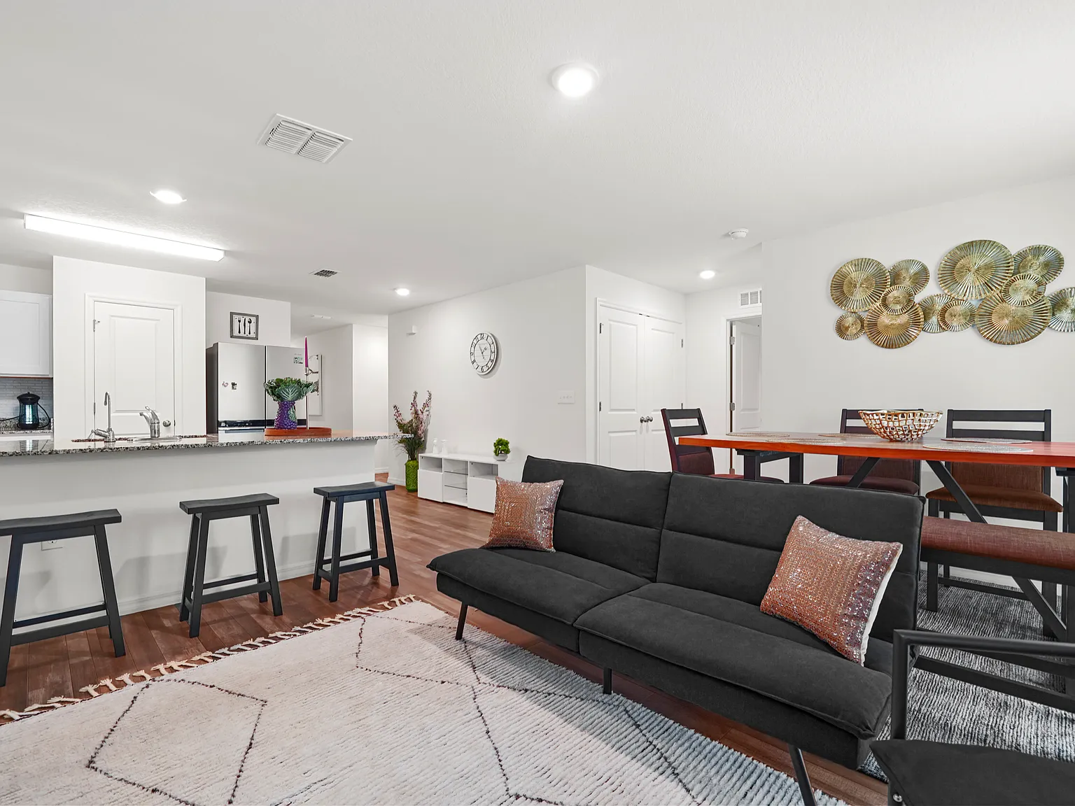 4 bed, 1446 sqft, $2,250 — Photo 3
