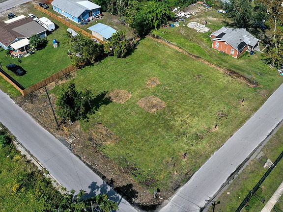 3rd image of 215 Olive Ave