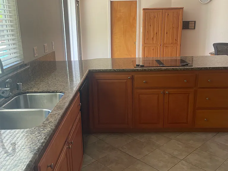 6425 Randall Ct — Photo 10
