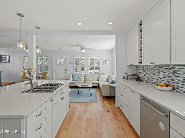 225 LORA Street, Neptune Beach, FL 32266