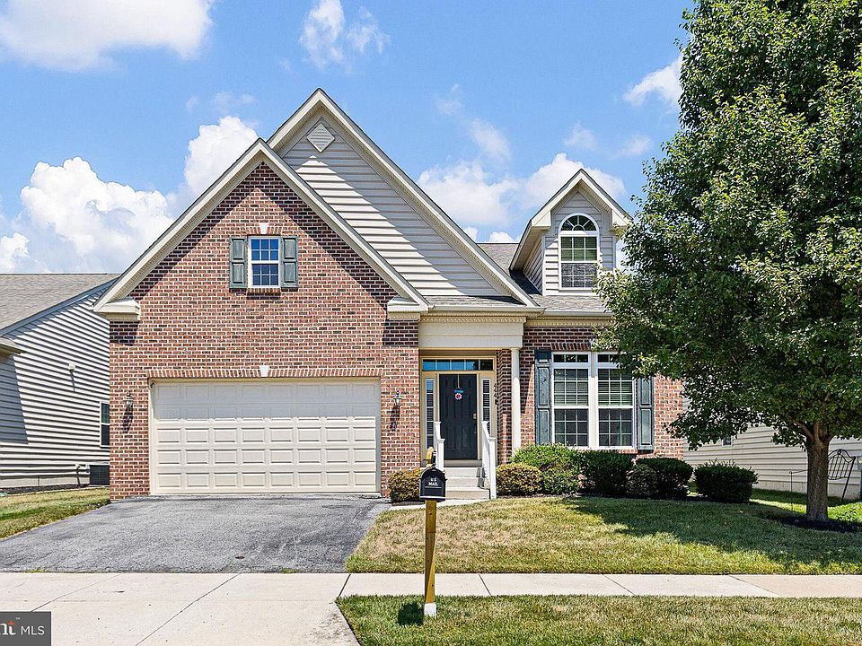 1st image of 444 Glenturret Way