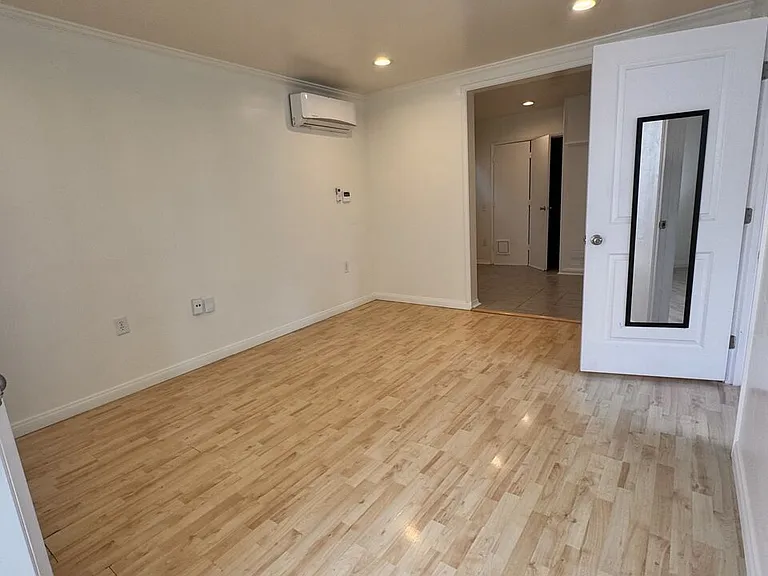 410 N Frederic St #GH — Photo 3