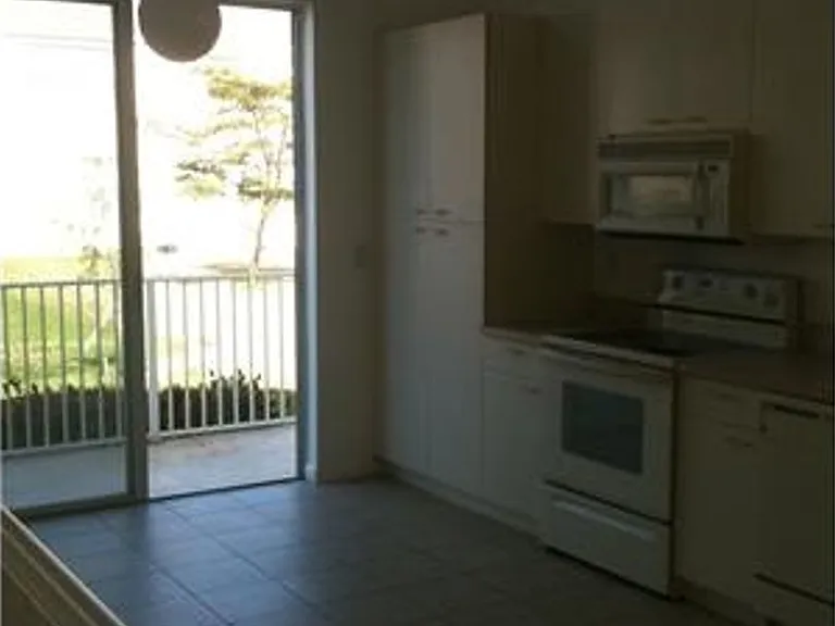 9829 Scribner Ln — Photo 1
