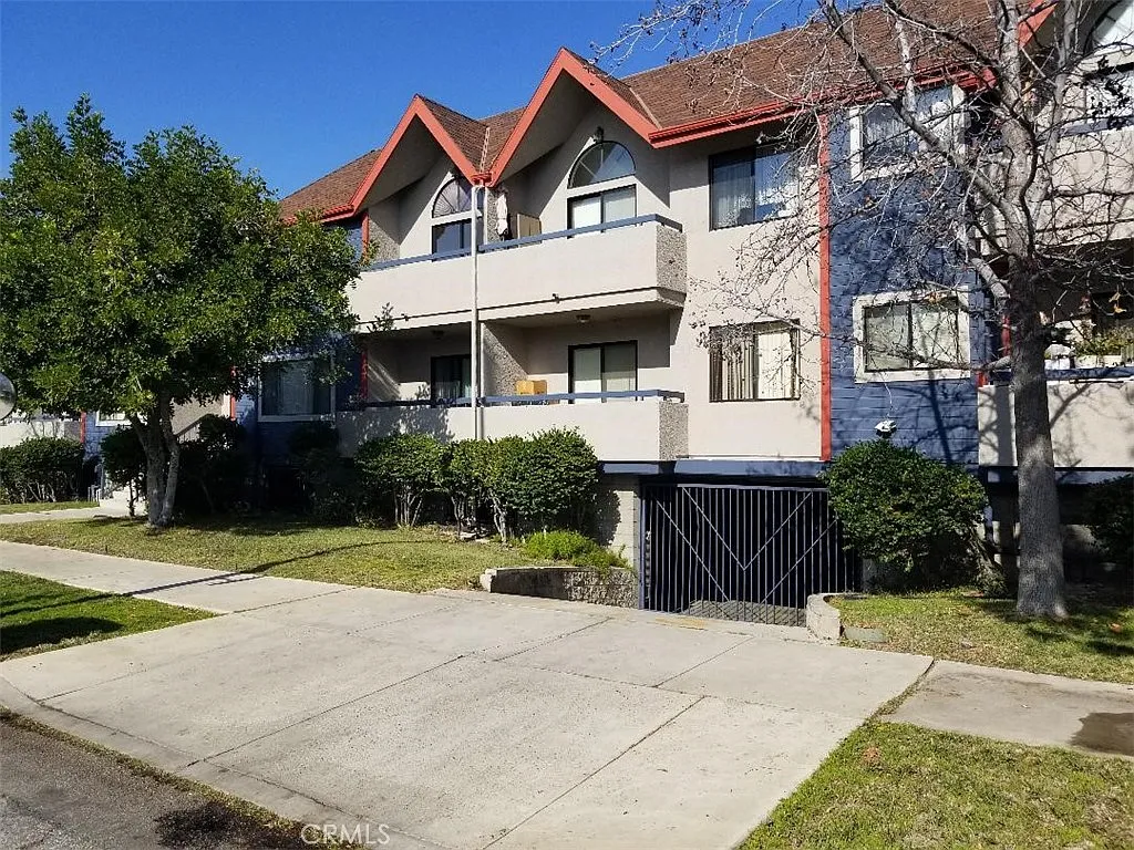 1 bed, 700 sqft, $2,200 — Photo 2