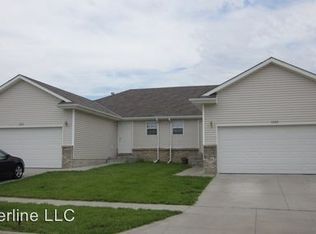 7223 Silverthorn Dr, Lincoln, NE 68521
