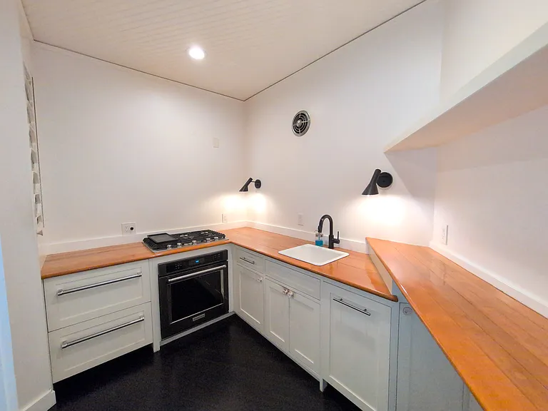 606 E Thomas St #E — Photo 12