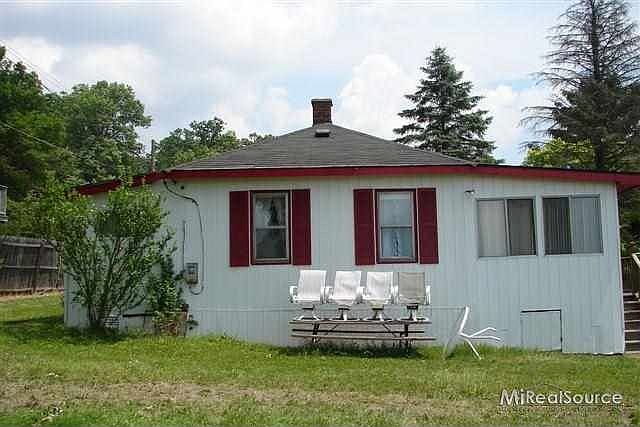 2nd image of 3672 Main Dr