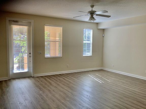 3rd image of 1560 Napoli Dr